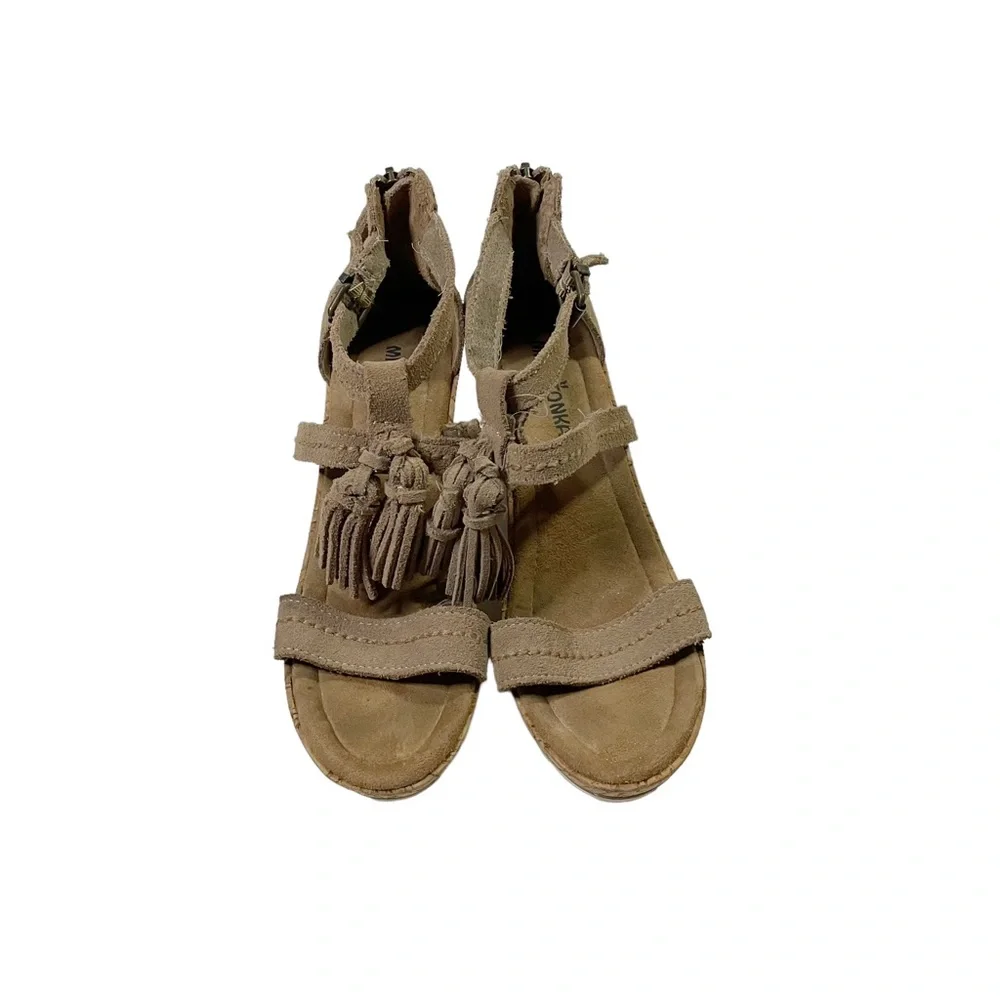 Minnetonka Boho Bohemian Casual Cork Wedge Sandal Shoes Size 8 Tassel Decoration